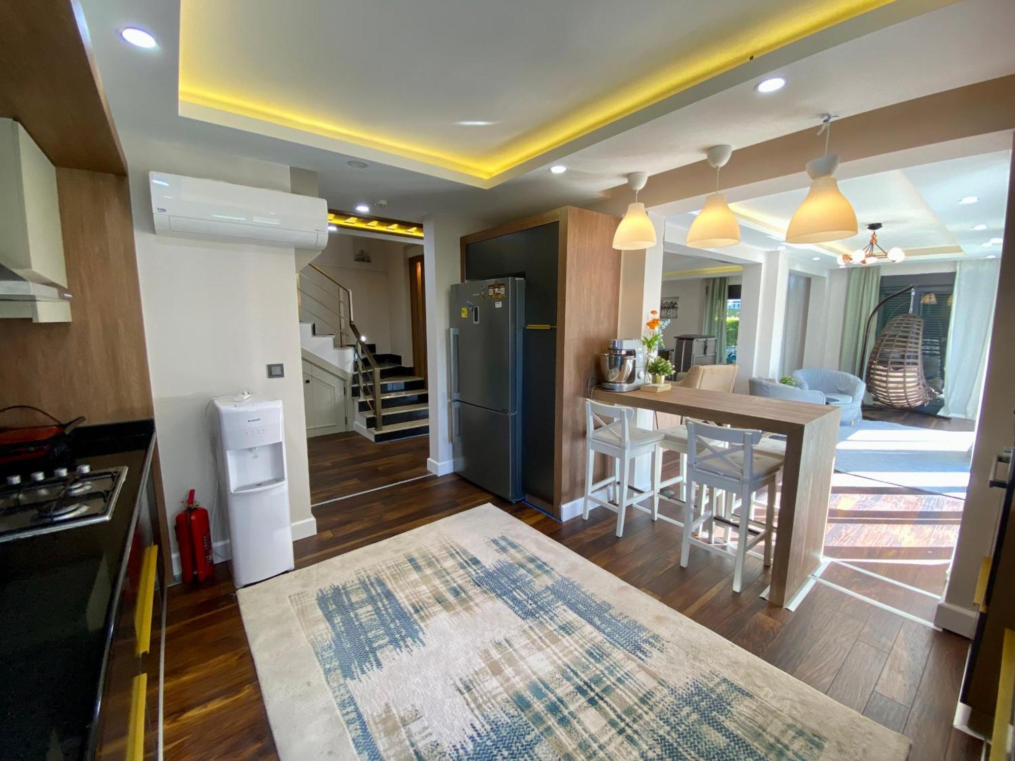 Villa Annabell1 With Swimming Pool And Jacuzzi, 3 Floors ベレキ エクステリア 写真
