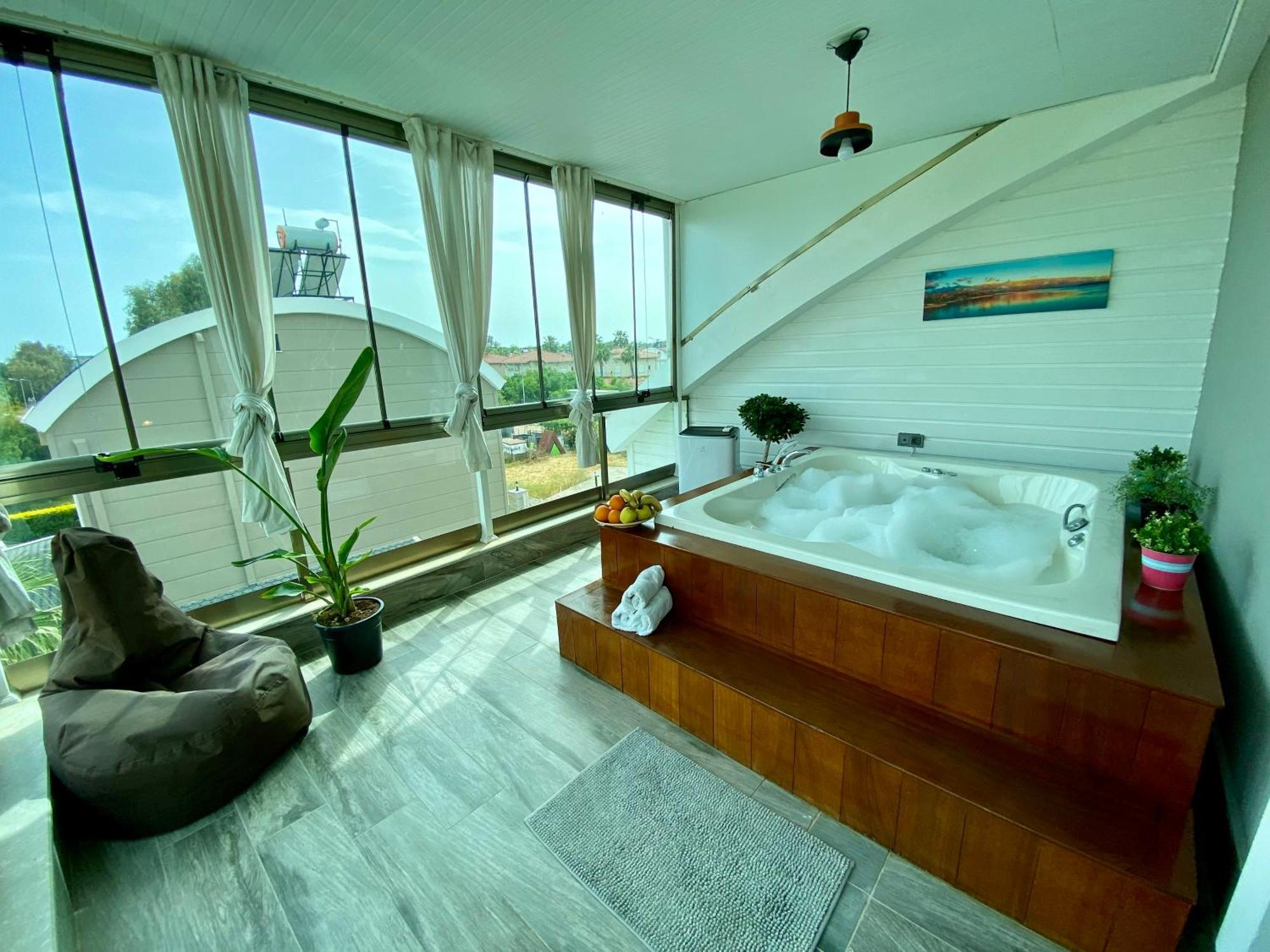 Villa Annabell1 With Swimming Pool And Jacuzzi, 3 Floors ベレキ エクステリア 写真