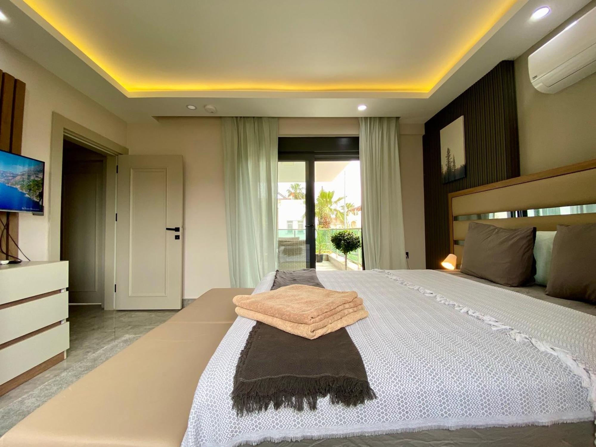 Villa Annabell1 With Swimming Pool And Jacuzzi, 3 Floors ベレキ エクステリア 写真