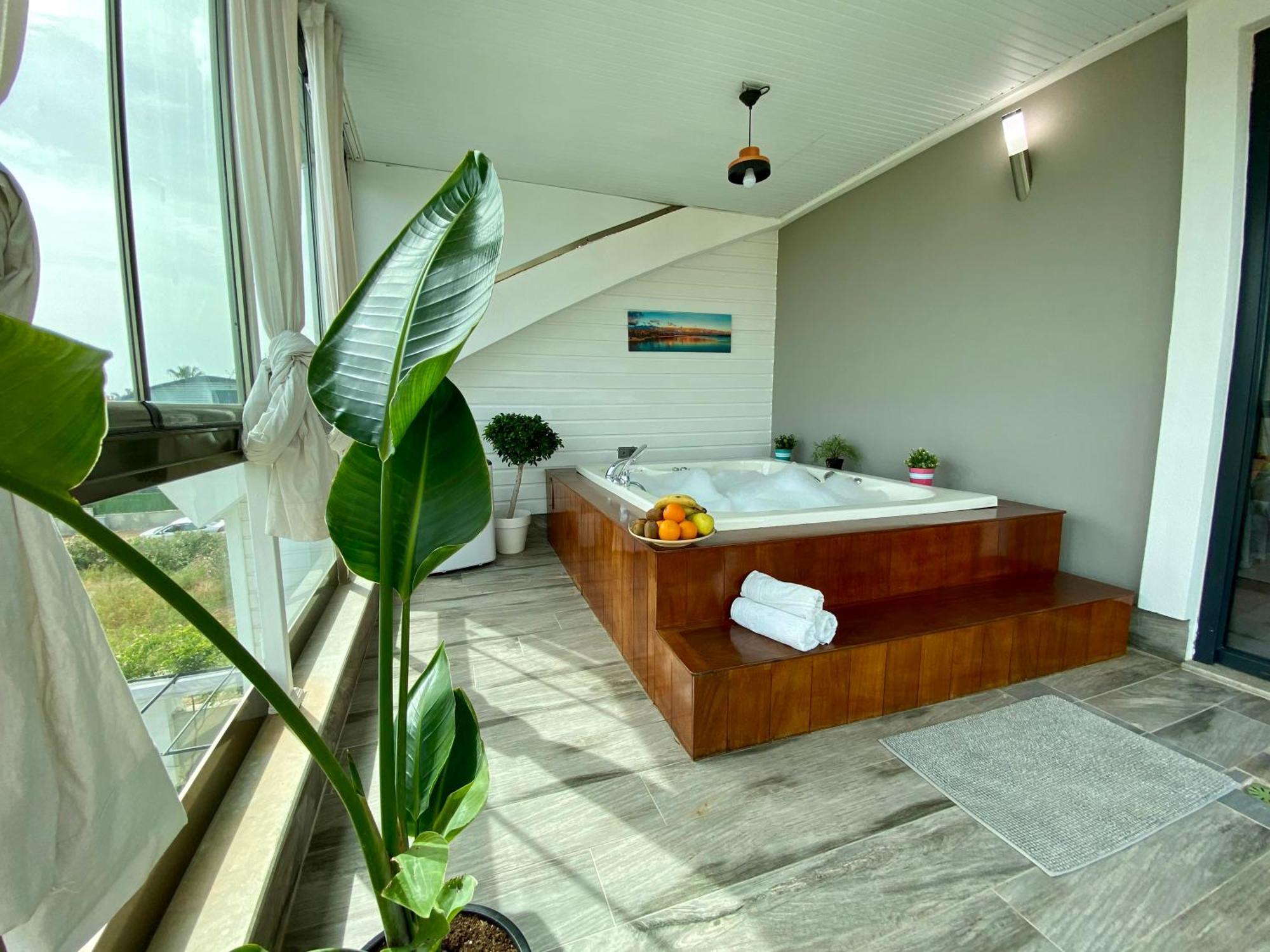 Villa Annabell1 With Swimming Pool And Jacuzzi, 3 Floors ベレキ エクステリア 写真