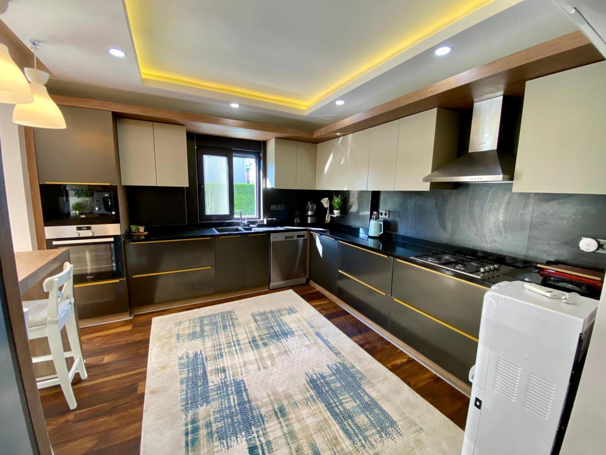 Villa Annabell1 With Swimming Pool And Jacuzzi, 3 Floors ベレキ エクステリア 写真