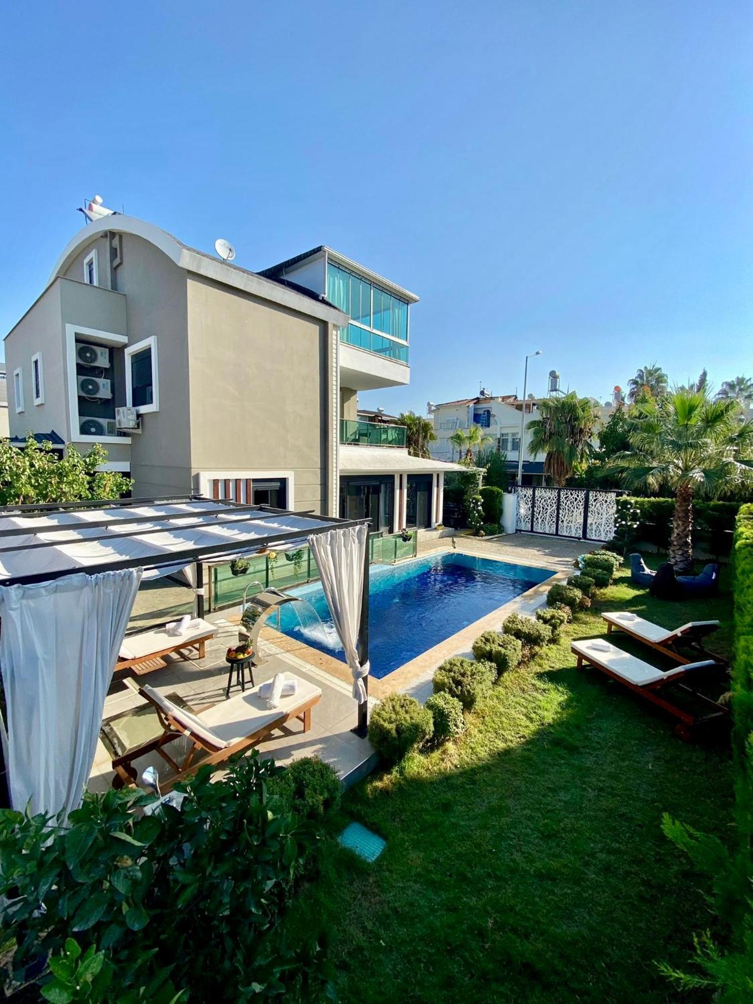 Villa Annabell1 With Swimming Pool And Jacuzzi, 3 Floors ベレキ エクステリア 写真