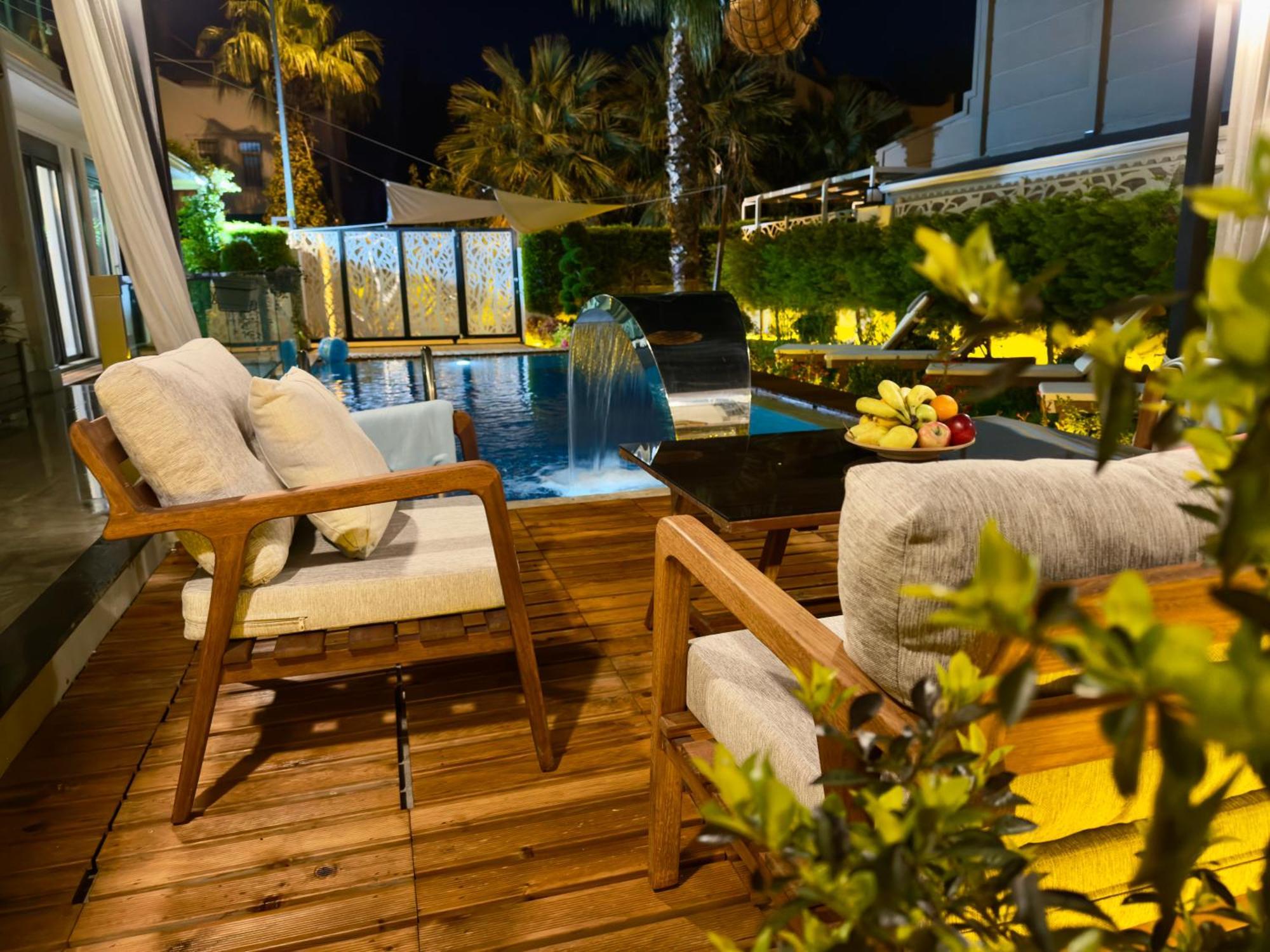 Villa Annabell1 With Swimming Pool And Jacuzzi, 3 Floors ベレキ エクステリア 写真